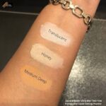 Laura Mercier Setting Powder - Image 2